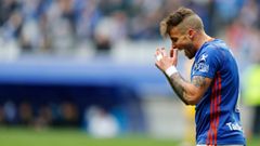 Aaron Real Oviedo Alcorcon Carlos Tartiere.Aaron se lamenta tras una ocasion de gol ante el Alcorcon