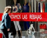 Los descuentos son ya una realidad durante todo el a�o como se aprecia en las tiendas.