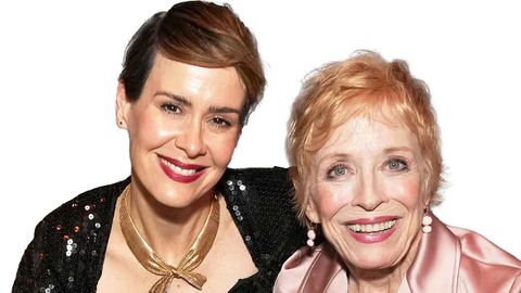 Las actrices Sarah Paulson y Holland Taylor se llevan 32 años de diferencia. Sarah tiene 50 y Holland 82. Están juntas desde el 2015