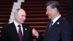 Xi Jinping durante el acto de bienvenida de Putin a Pekín.