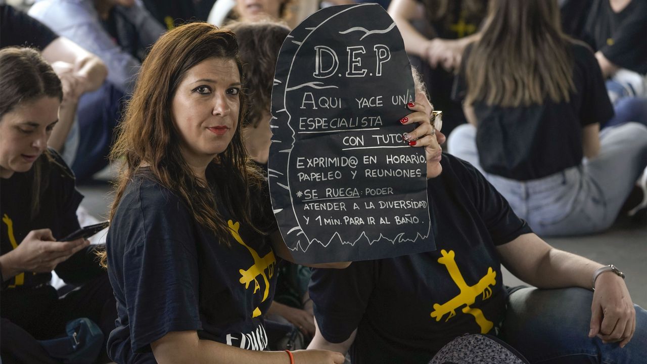 Más de 100 directores amenazan con dimitir en bloque si no se avanza en la negociación educativa