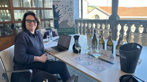 Virginie Boone, catando los vinos de R�as Baixas en Mugartegui