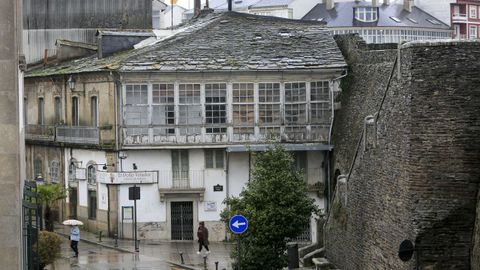 VIVIENDA, EN EL N� 12 DE LA PRAZA DE FERROL ADOSADA A LA MURALLA QUE NECESITARIA UNA REHABILITACION O REMODELACION DE LA FACHADA
EDIFICIO, RUINA
