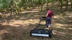 Trabajos de limpieza de terreno en el enclave arqueol�gico de Outeiromeau, O Pereiro de Aguiar.
