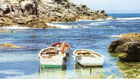 Porto Nadelas foi perdendo actividade e os barcos novos foron para Ribeira e Porto do Son.