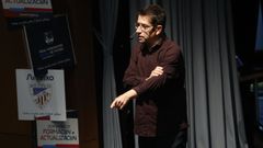 Pep Mar�, durante su charla en el centro c�vico de Arteixo