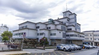 La Casa do Concello de Carballo, en una imagen tomada ayer