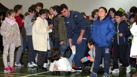 fiesta de la asociacion Amicos con motivo del da internacional de las personas con diversidad funcional