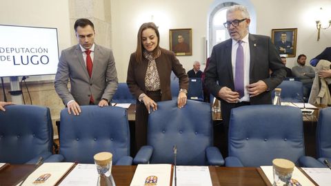 La presidenta de la Deputaci�n de Lugo, Carmela L�pez, en el centro, junto al alcalde de Lugo, Miguel Fern�ndez (derecha).