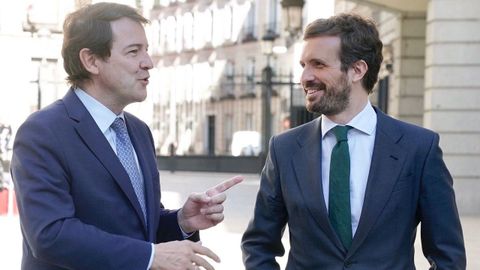 El presidente de Castilla y Len, Alfonso Fernndez Maueco, y el presidente del PP, Pablo Casado, el pasado 20 de diciembre