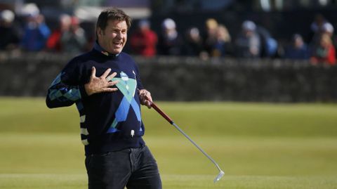 Nick Faldo, en el primer hoyo de un torneo previo disputado antes del Abierto Brit�nico.