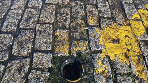 Hueco de uno de los pilotes arrancados