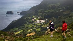 Vista de San Andr�s de Teixido y de la costa