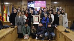 Familia de Ram�n de la Fuente Galv�n, sostienen el t�tulo de hijo predilecto de Xinzo, a t�tulo p�stumo