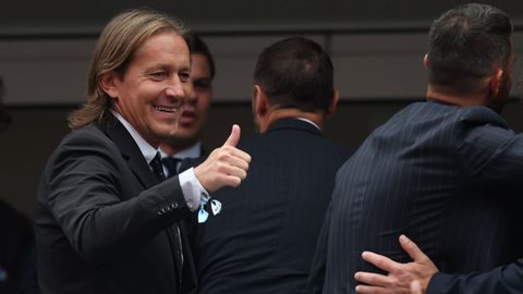 La leyenda del f�tbol M�chel Salgado acudi� al encuentro