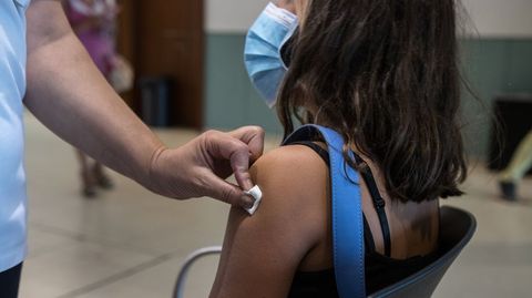 Contin�a la vacunaci�n del coronavirus en Ourense 