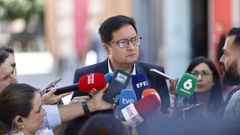 El ministro para la Transformaci�n Digital y de la Funci�n P�blica, �scar L�pez, atiende a la prensa a su llegada a la inauguraci�n de la VII edici�n de Talento Espa�a.