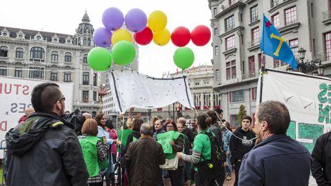 Manifestacin en Oviedo contra los Premios Princesa