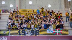 Aspecto de la grada visitante en el partido ante el Barakaldo