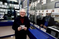 Dorita Castro ya solo va de visita por la Administraci�n que ahora lleva su hija.