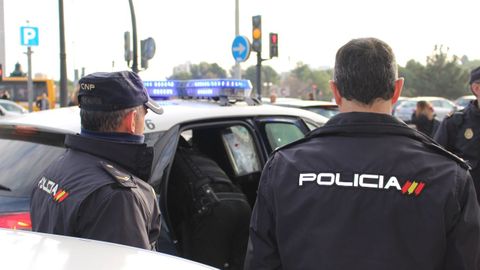 Dos agentes de polic�a, en una imagen de archivo