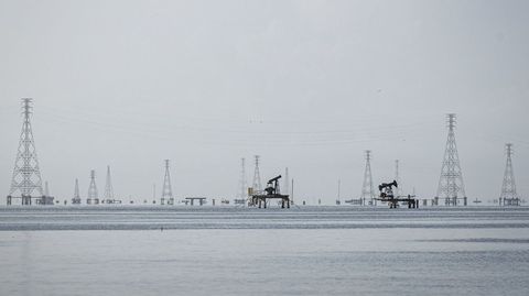 Plataformas petroleras en el lago de Maracaibo, de Cabimas, en Venezuela