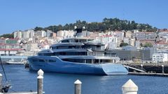 Vigo, pasarela del megalujo naval