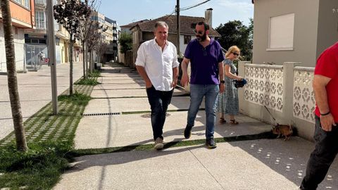Rafa Dom�nguez y Mart�n Mart�nez, durante su visita a la R�a da Santi�a