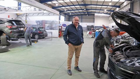 Manuel López, jefe de taller en Motor Boiro