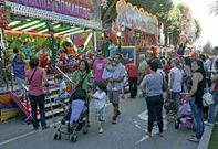 Las atracciones se instalan durante las fiestas en la Alameda y Reina Victoria.