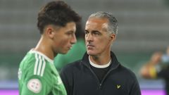 Pablo López, el entrenador del Racing, con Jairo Noriega