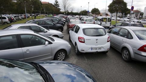 2. En la avenida de la Residencia se impusieron en 2025 un total de 443 multas, sobre todo por coches sobre isletas, aceras y zonas prohibidas.
