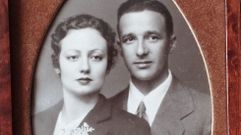 C�ndido F. Inchaurbe y su esposa, Laura de de los R�os, en un retrato familiar