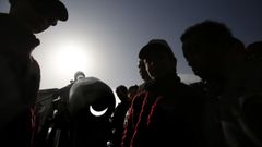 Observaci�n del eclipse parcial de sol del 20 de marzo del 2015 en la playa de O Vao, en Vigo