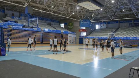 Primer entrenamiento del Breog�n 2026-2027 en el Pazo dos Deportes de Lugo