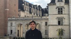 El avilesino Iv�n Gonz�lez en el castillo de Pau