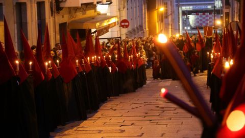 La procesi�n del Cristo Rey y de la Virgen de la Amargura recorri� en la noche del Lunes Santo el casco hist�rico ferrolano.