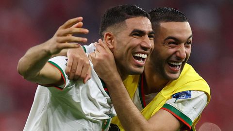Achraf y Ziyech celebran la clasificaci�n de Marruecos