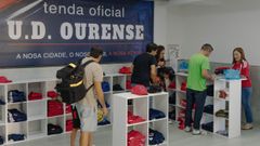 Las instalaciones del estadio de O Couto albergan la tienda de la UD Ourense