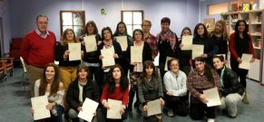 Los participantes en el curso de cuidador de Afal recibieron sus diplomas acreditativos. 