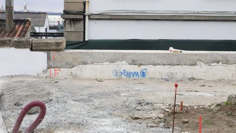 Marca indicativa de una futura rampa en el trazado.