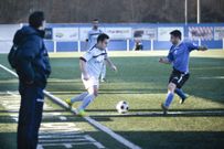 El Estudiantil lucha por evitar el peligro en este arranque. 