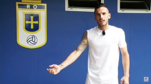 Jos� Fern�ndez muestra sus tatuajes