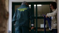 El agente que dispar� al ex bater�a de Los Piratas entra en el juzgado de Ponteareas a declarar