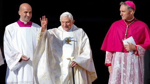 El papa emrito, en una misa por la beatificacin del ex papa Pablo VI en la plaza de San Pedro, el 19 de octubre del 2014.