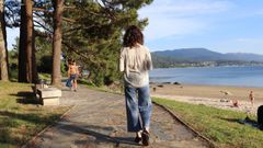Paseo de la playa de Bro�a, en Outes