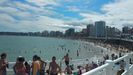 Playa de San Lorenzo a rebosar por la altas temperaturas