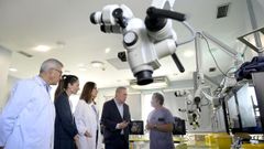 Luis Verde, Patricia Rey, Mar Castellano, Antonio Gmez Caamao y Alberto Centeno, esta maana en el Instituto de Investigacin Biomdica de A Corua (Inibic) del Chuac