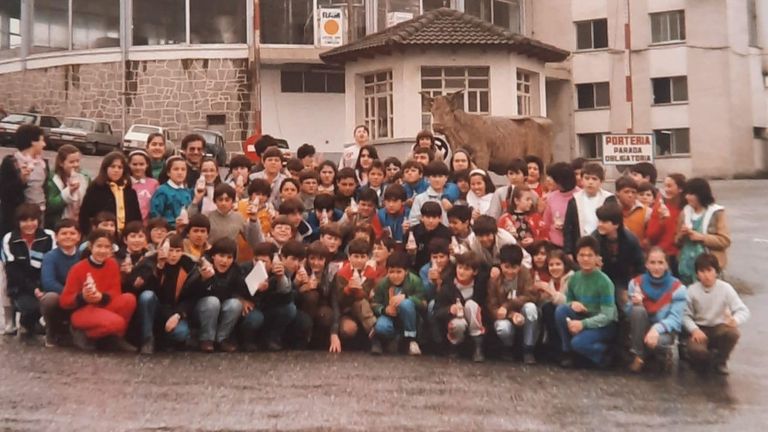 Promoci�n del 1974 en una excursi�n a la antigua lechera RAM, en Nadela