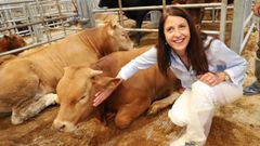 G�mez visit� la Central Agropecuaria de Galicia para hablar de los problemas del vacuno de carne